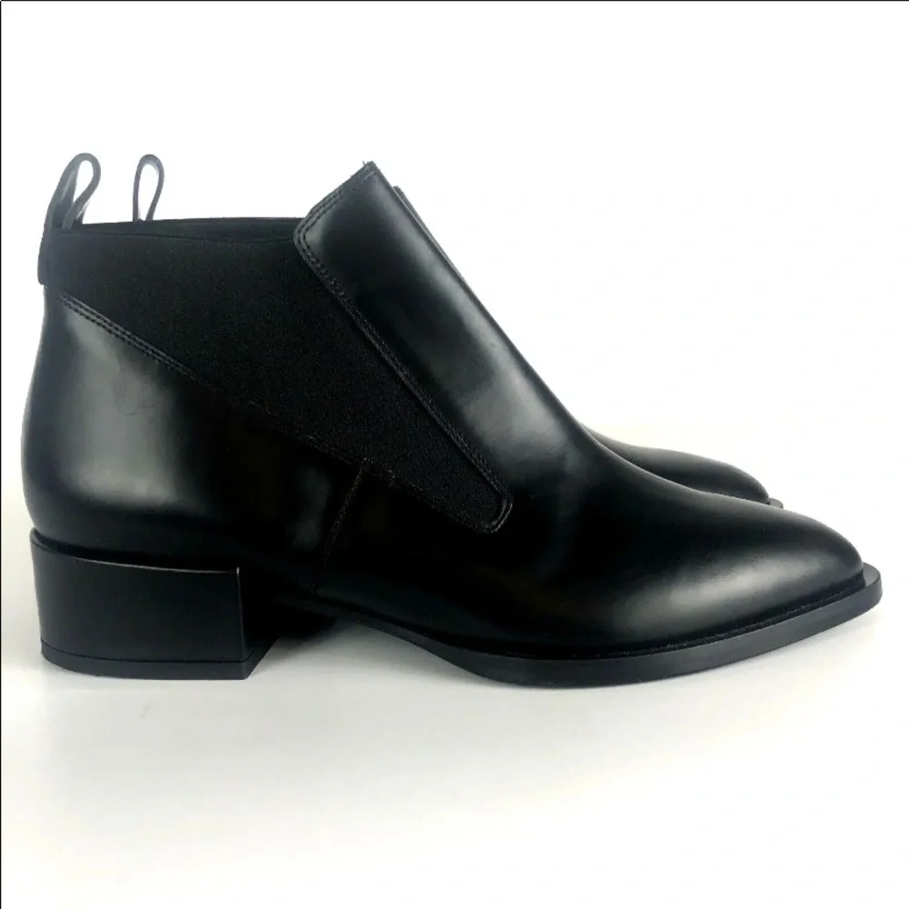 Vince Chelsea boot Womens 6 36 Black leather flat Italy slip on Yarrow